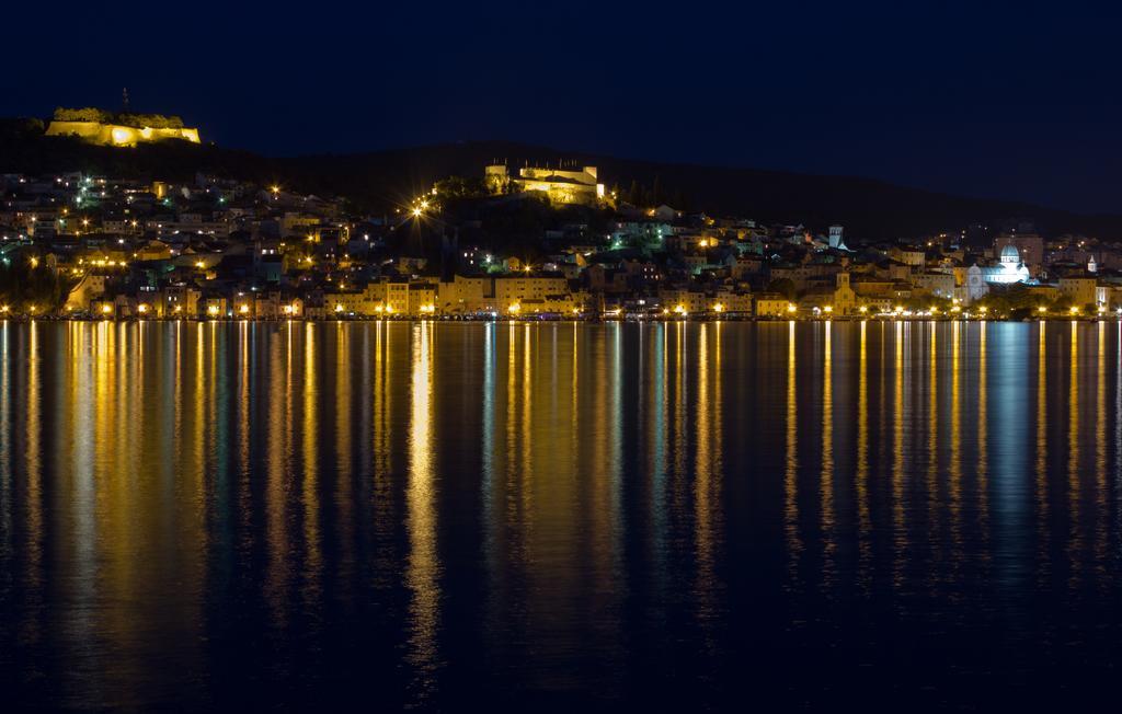Urban City Center Šibenik Buitenkant foto